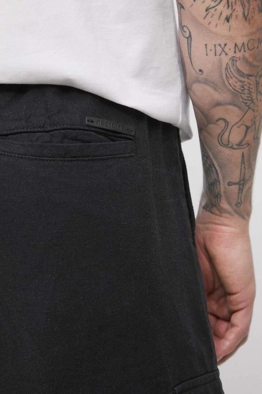 Linen shorts by Medicine