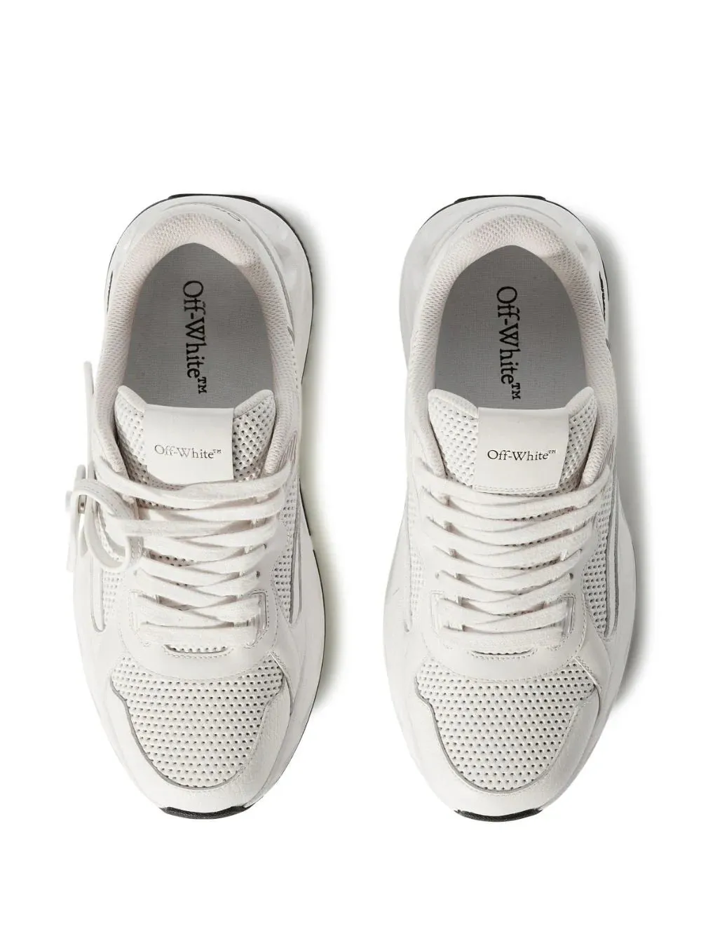Sneakers Kick Off
